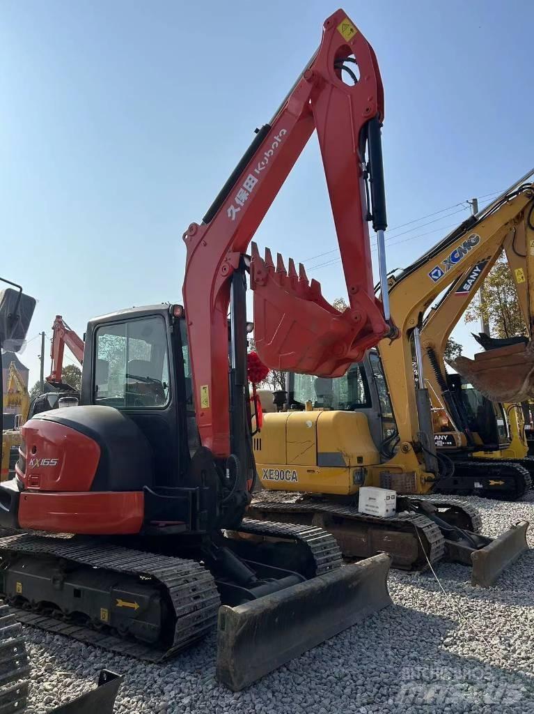 Kubota KX 165 中型挖掘机