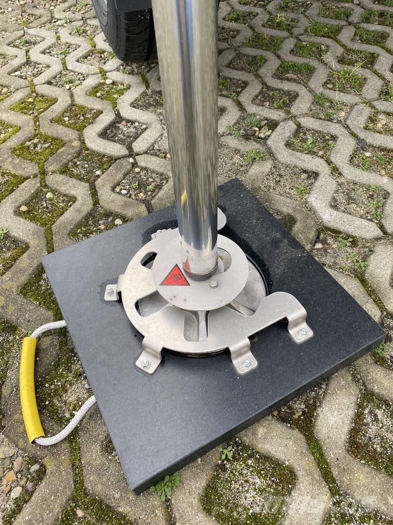 Dinolift 230VT 车载式高空作业车