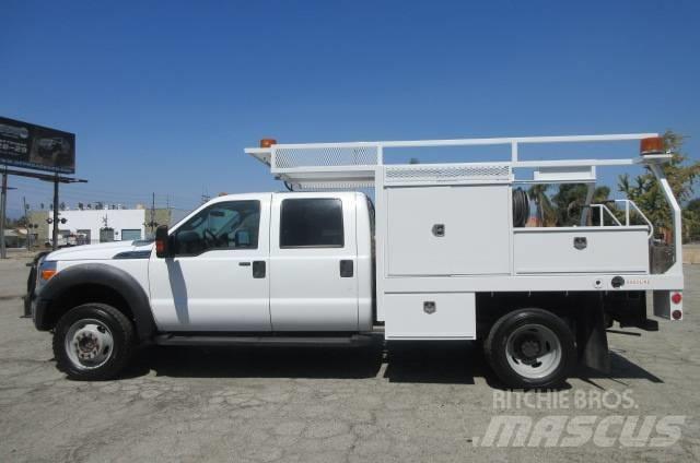 Ford F 550 平板栏板货车