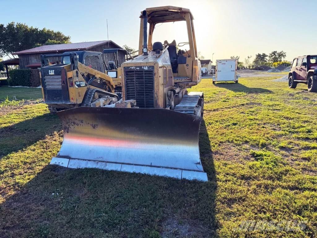 CAT D 3 G 履带式推土机