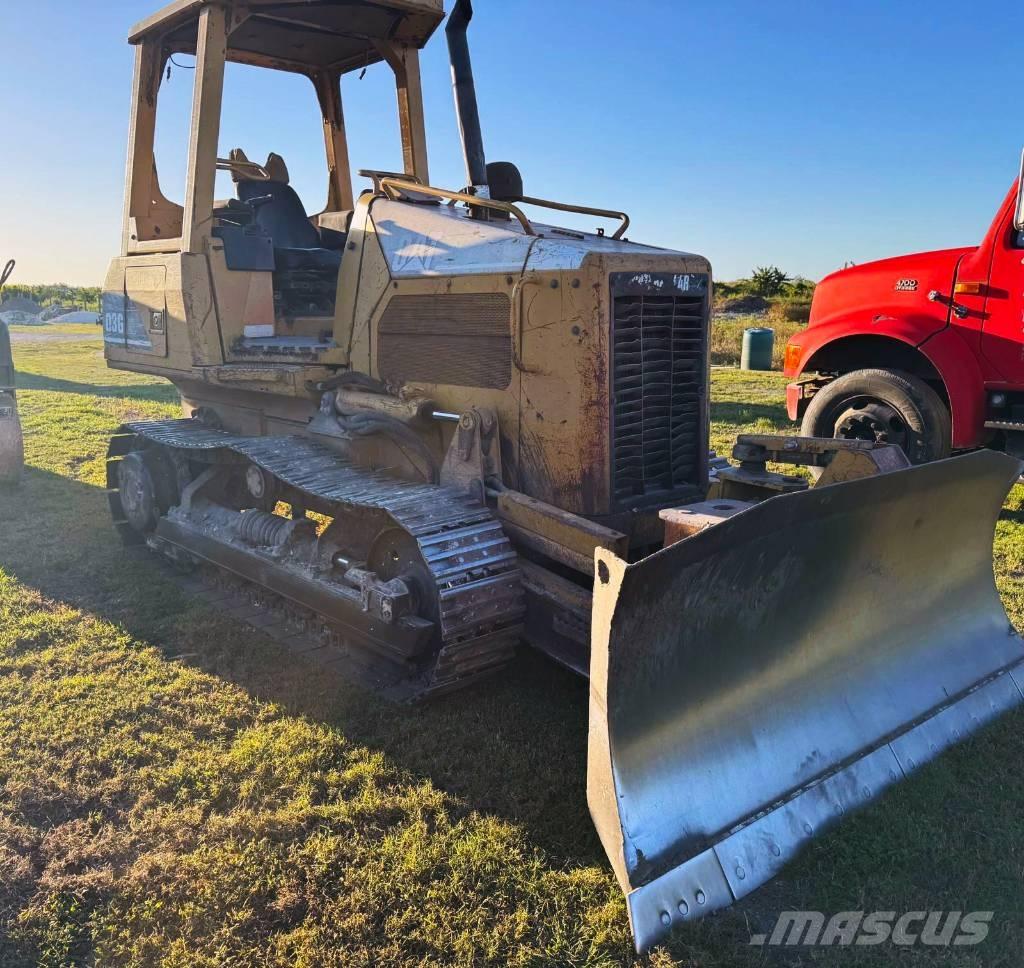 CAT D 3 G 履带式推土机