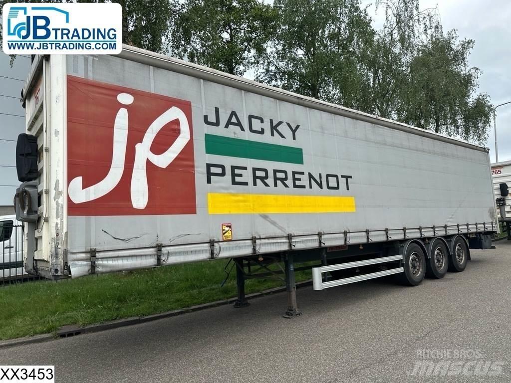 Fruehauf Tautliner 侧帘半挂车