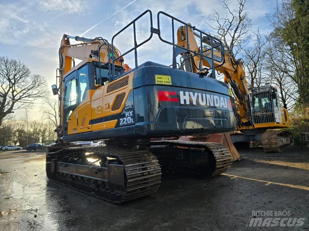 Hyundai HX220L 履带挖掘机
