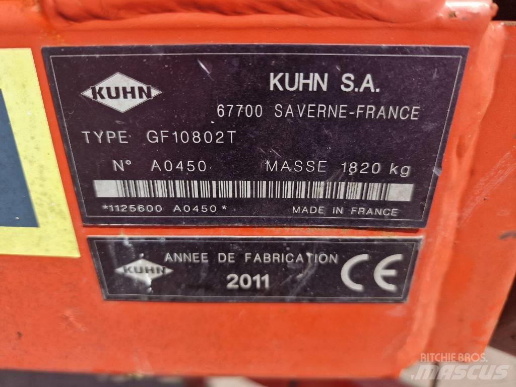 Kuhn GF 10802 T 犁耙和摊草机