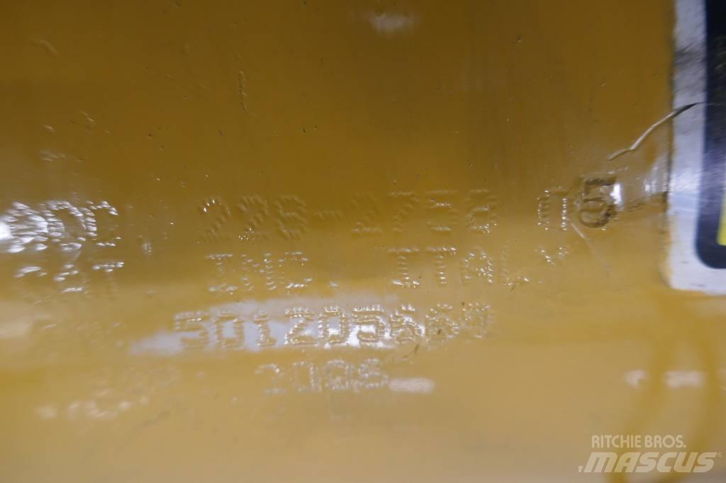  Cylinder CAT 735 液压