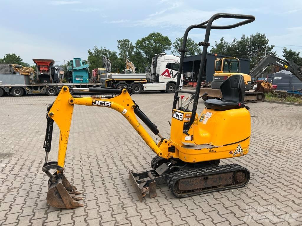 JCB 8008 CTS 小型挖掘机