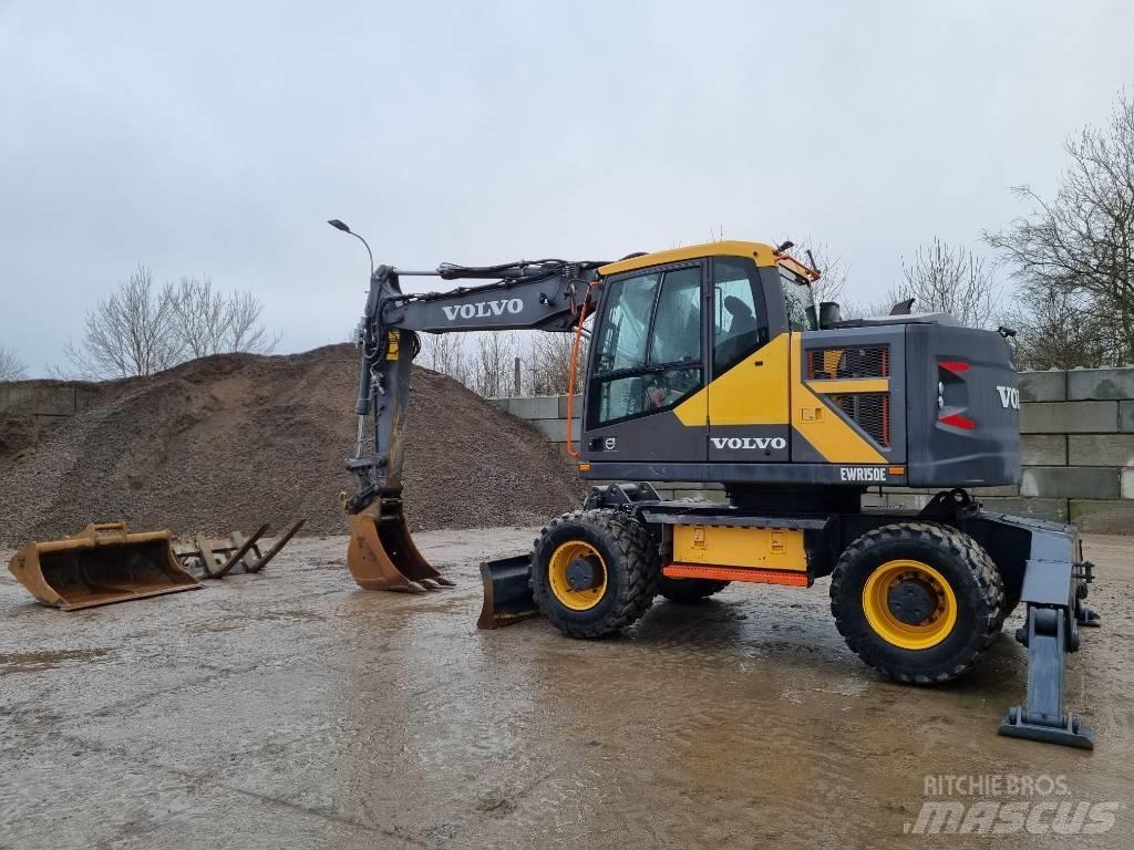 Volvo EWR 150 E 轮式挖掘机