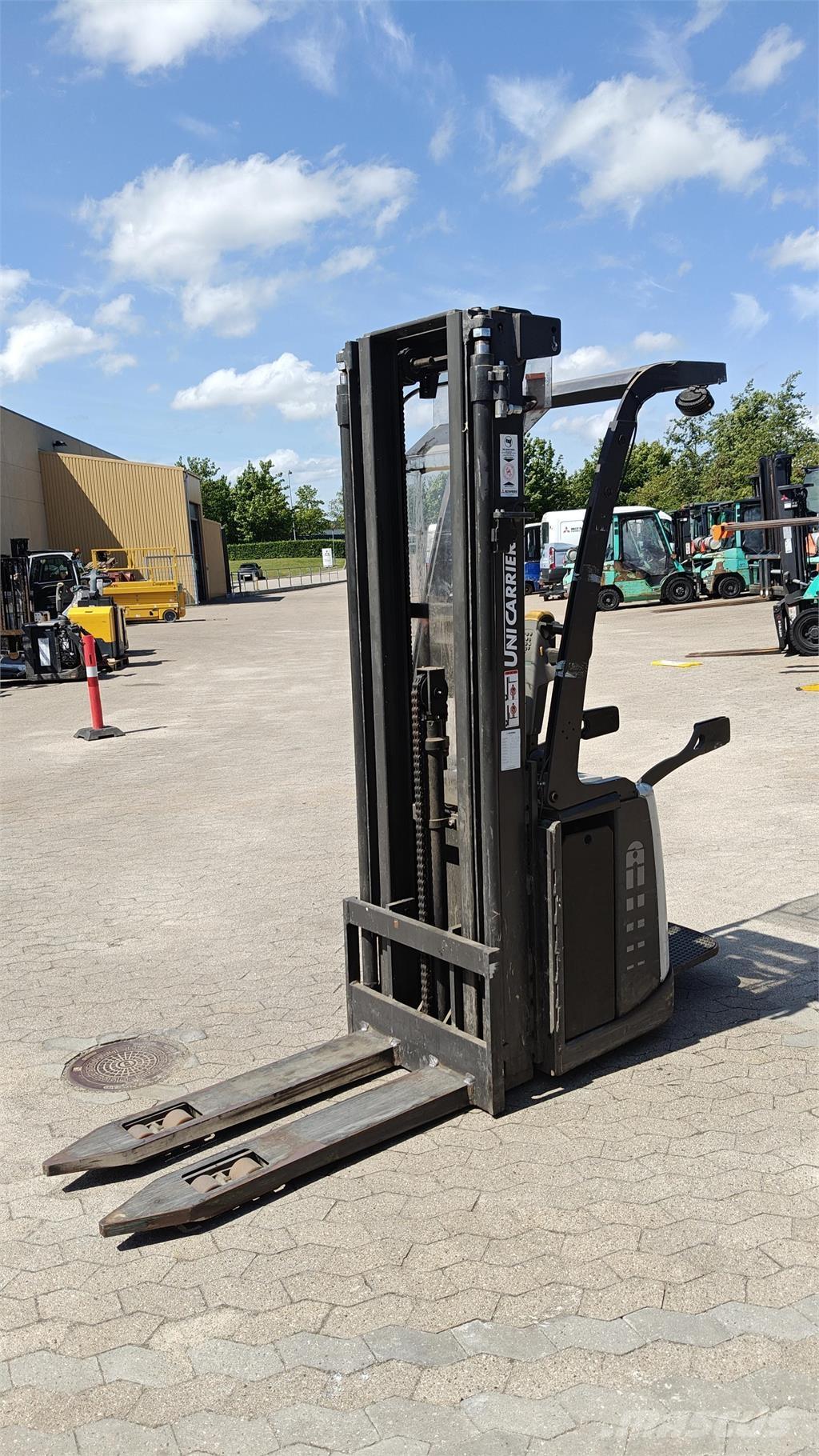 Atlet PSP160 行走式堆垛机