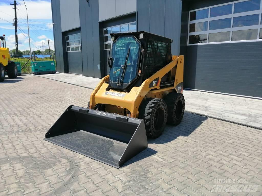 CAT 226 B 3 滑移装载机