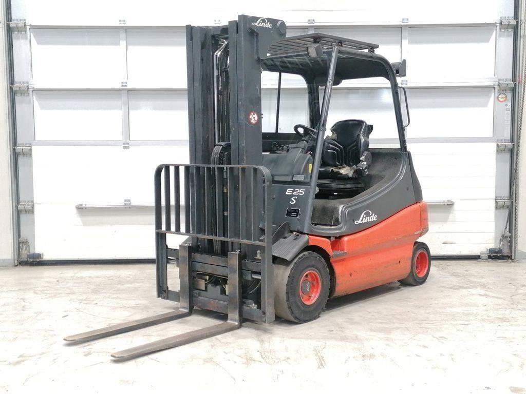Linde E25-03 电动叉车