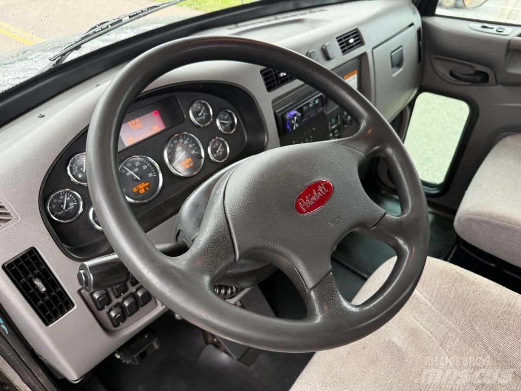 Peterbilt 348 救援车