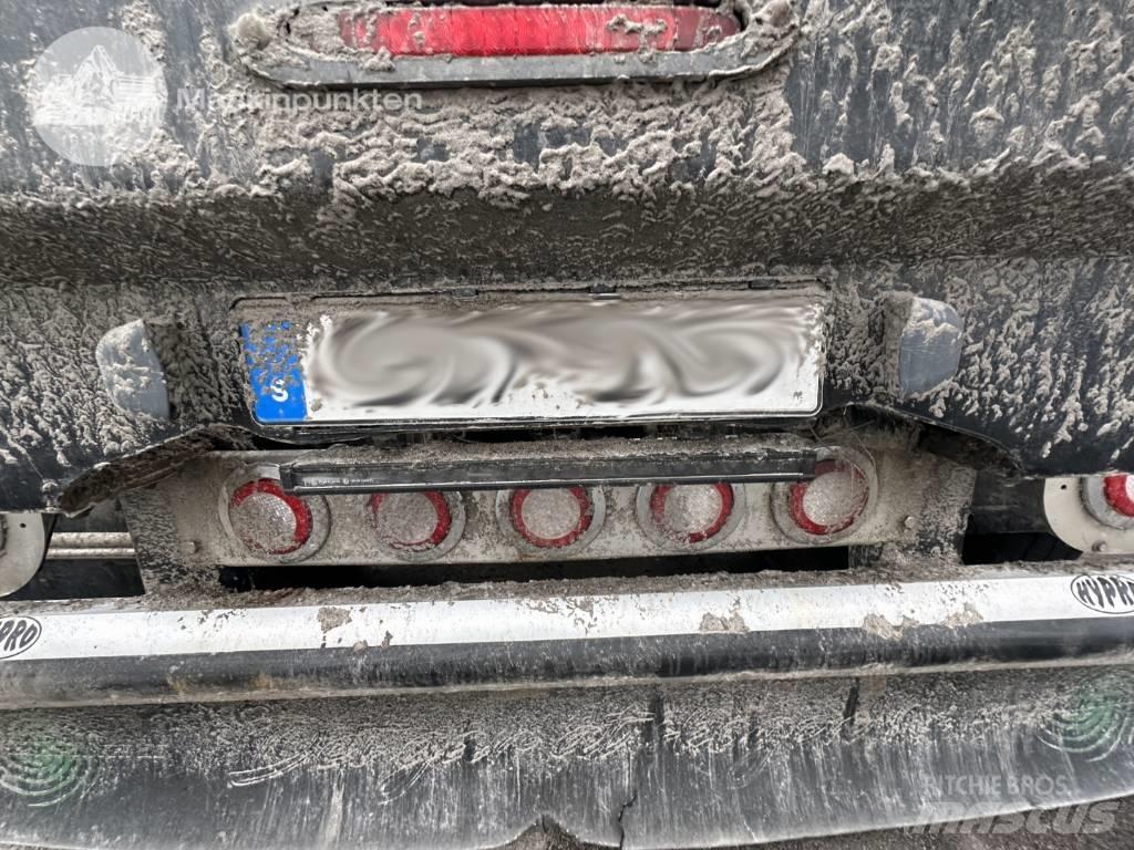 Jyki V 42 T00 木材拖车