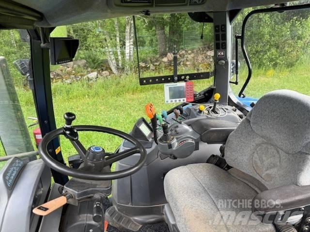 New Holland T 7030 拖拉机/农用车