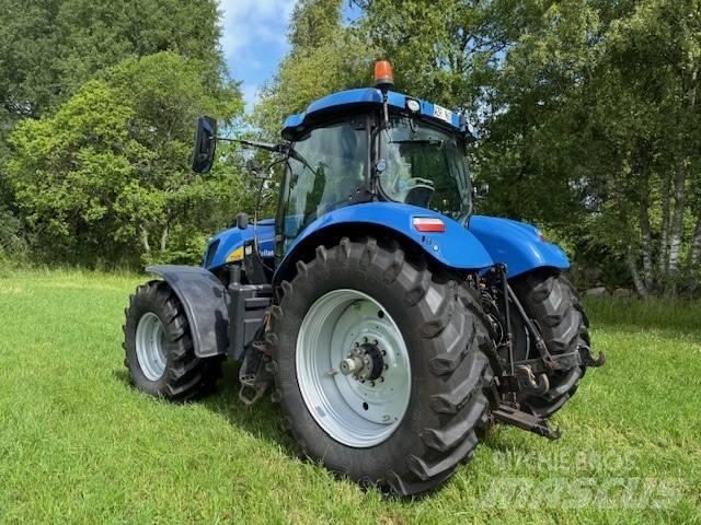 New Holland T 7030 拖拉机/农用车