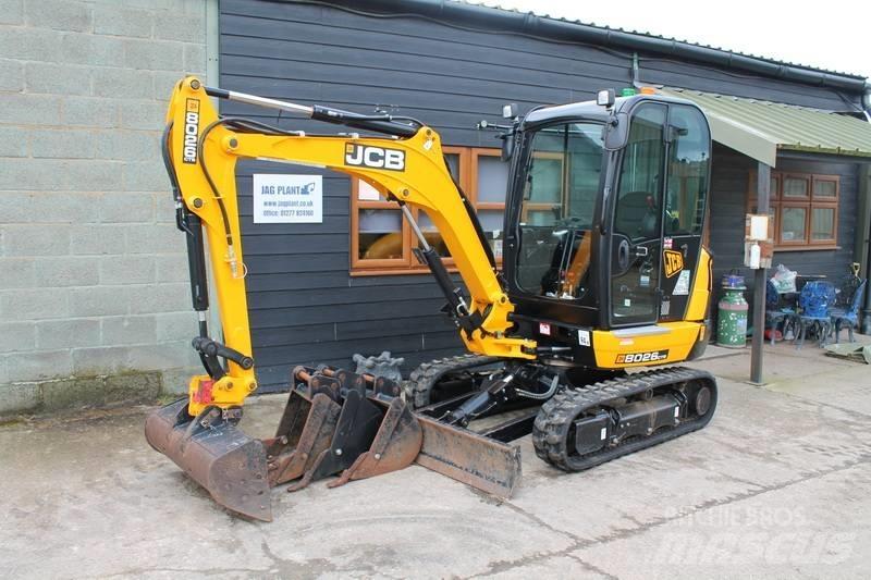 JCB 8026 CTS 小型挖掘机