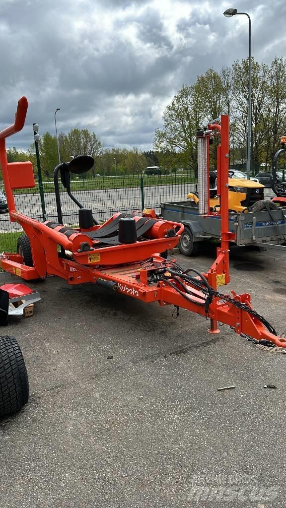 Kubota WR 1400M 牧草包膜机