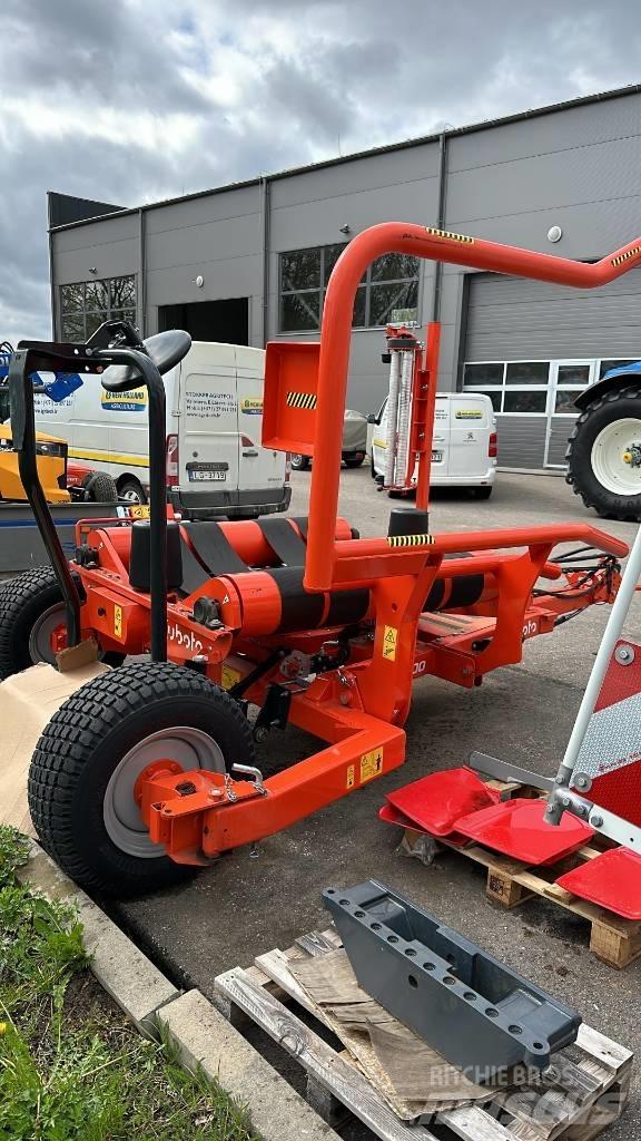 Kubota WR 1400M 牧草包膜机