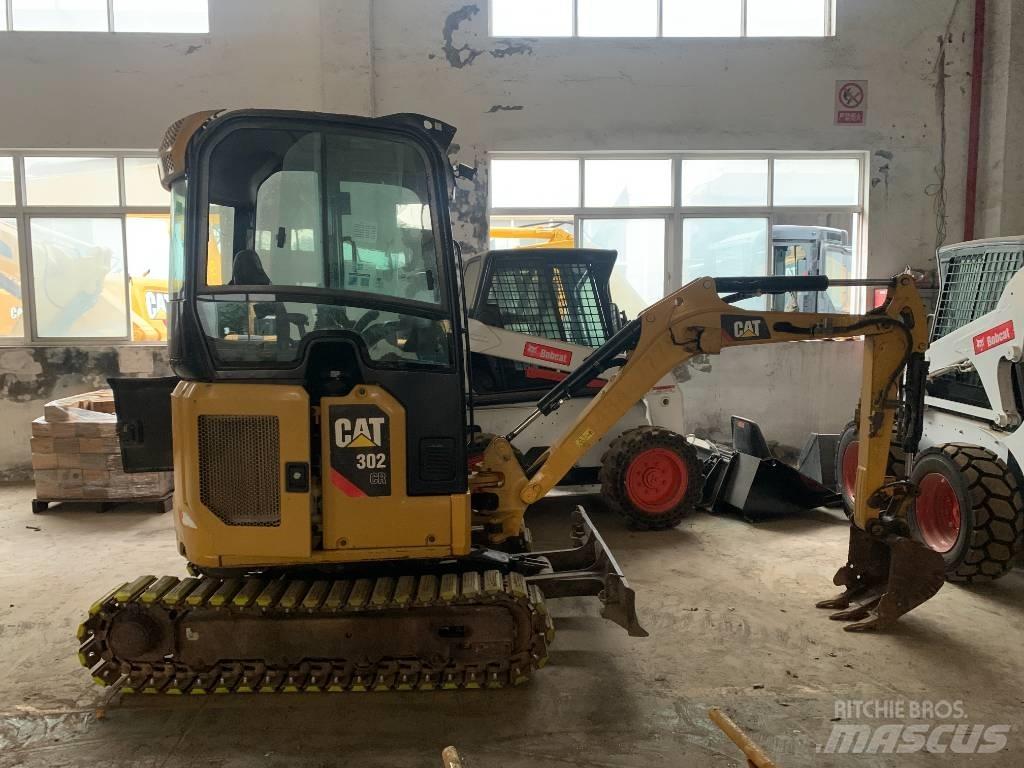 CAT 302 履带挖掘机