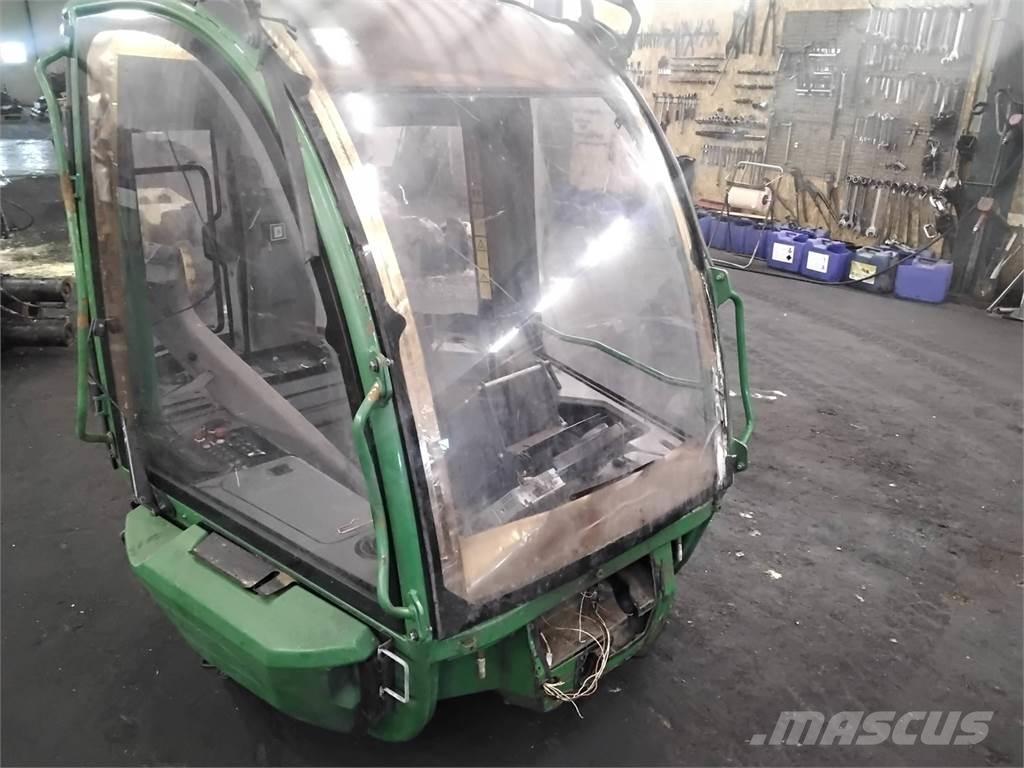 John Deere 1270E 驾驶室与内部