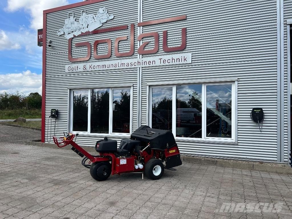 Toro Procore 648 通风机和垂直割草机