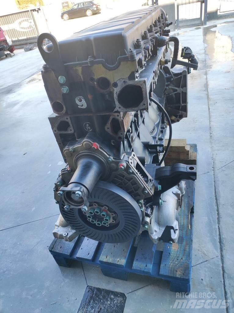 MAN D2066 440 hp 发动机