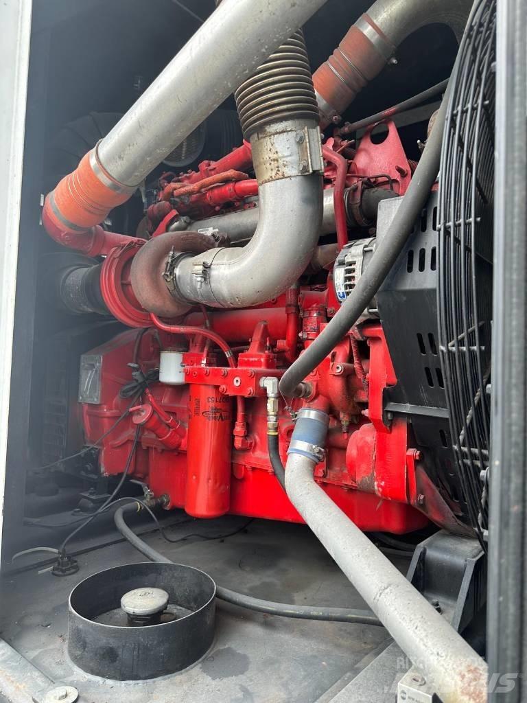 Cummins C300D6R 柴油发电机