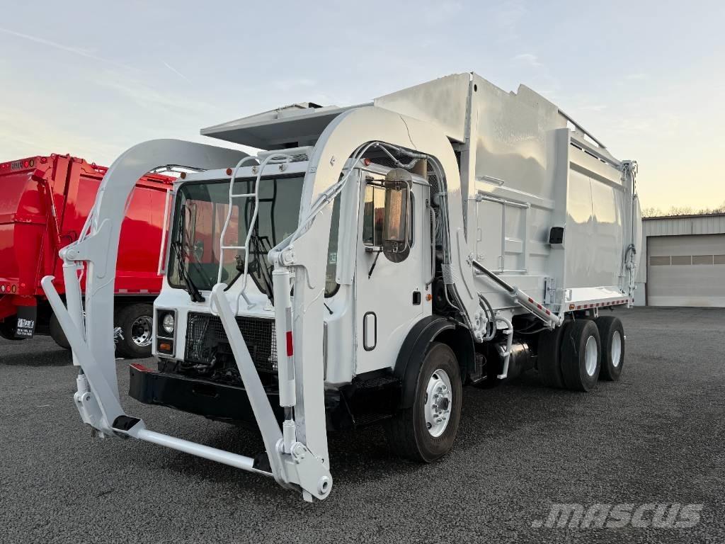 Mack MR 垃圾车