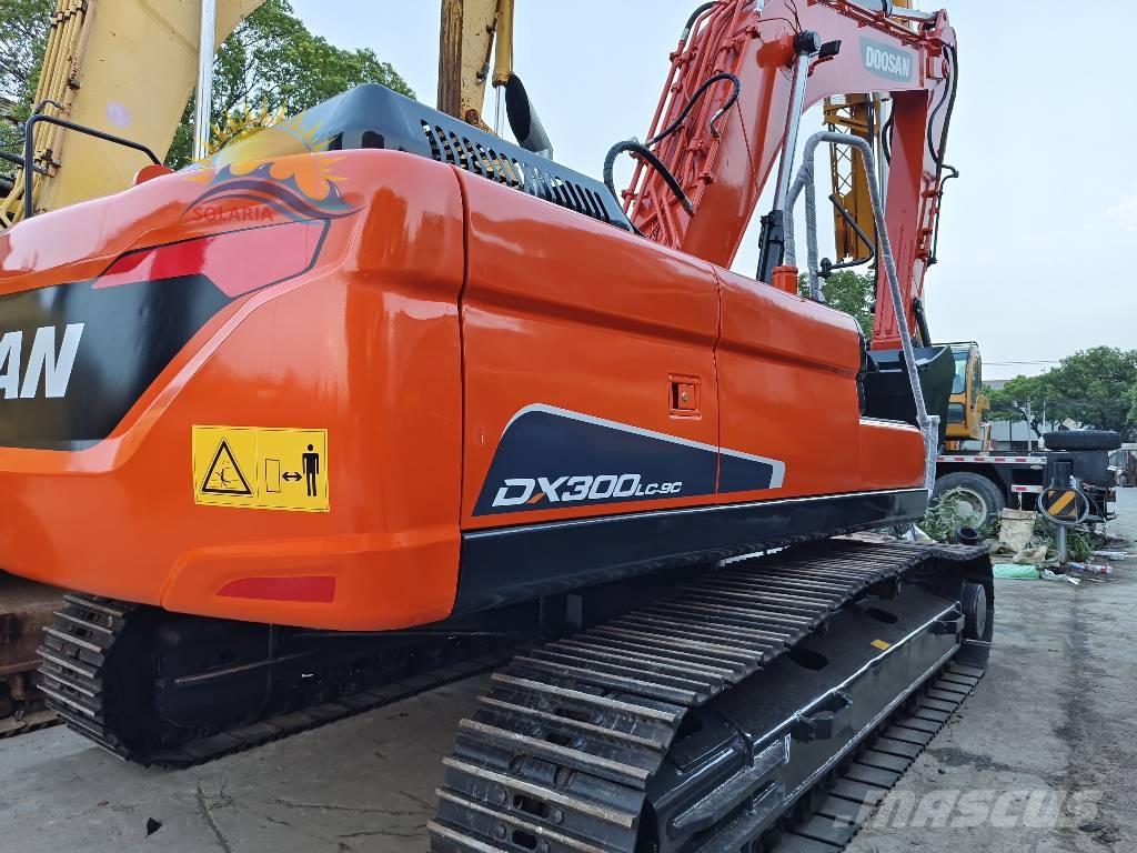 Doosan DX 300 LC 履带挖掘机