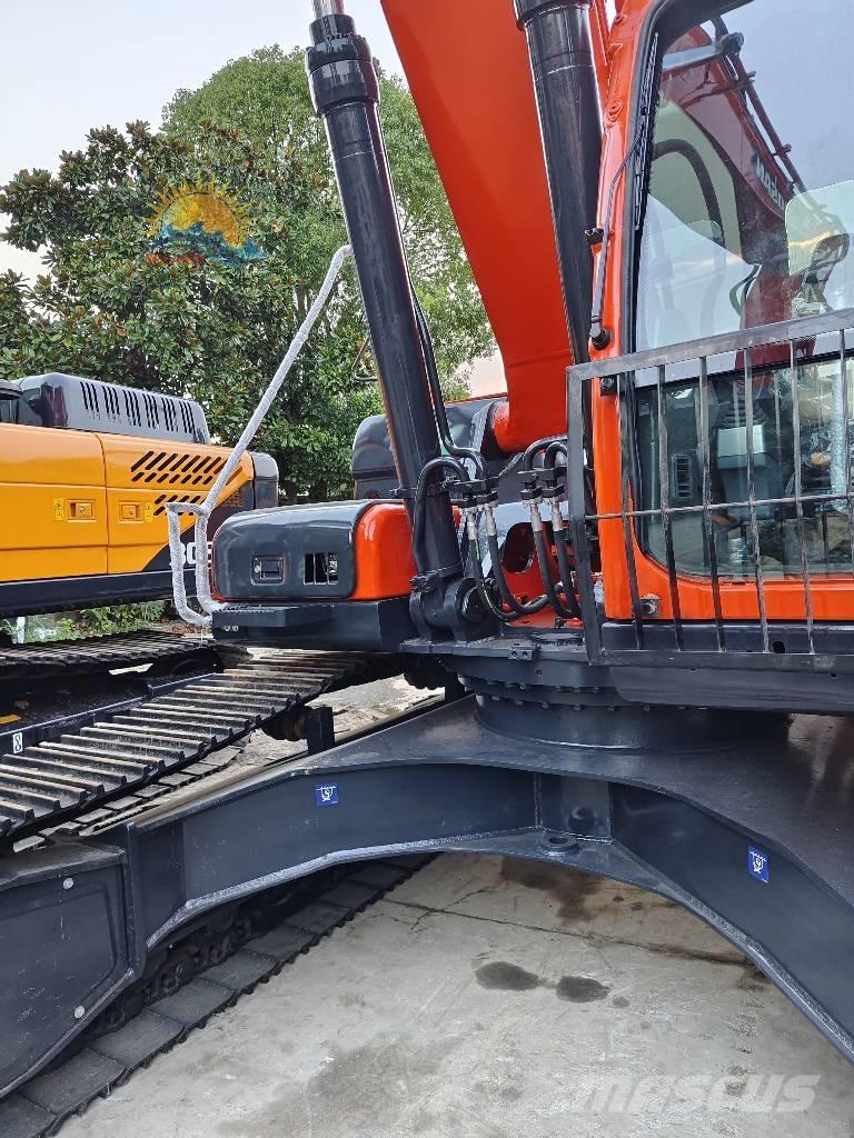 Doosan DX 300 LC 履带挖掘机