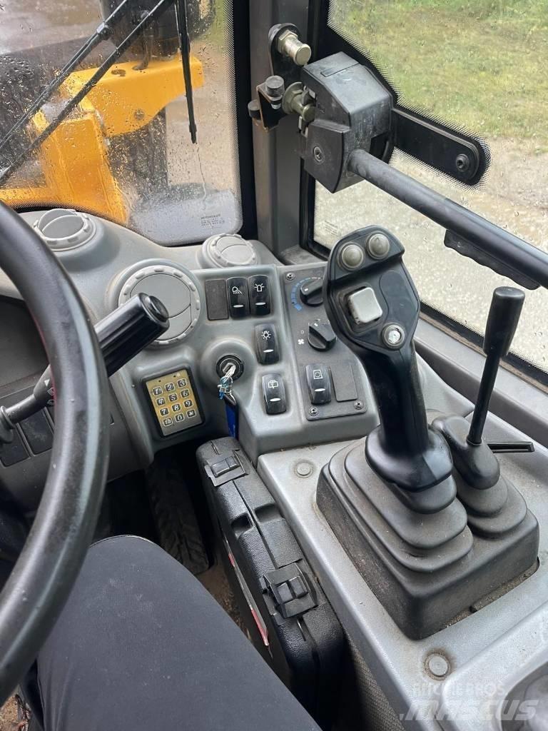 Volvo L 25 轮式装载机