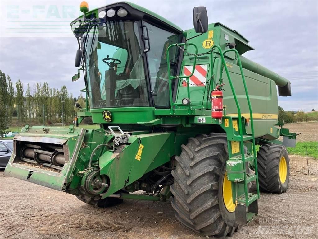 John Deere W660 HM 联合收割机