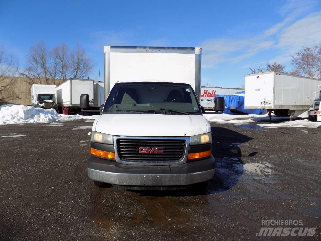 GMC Savana 厢式货车