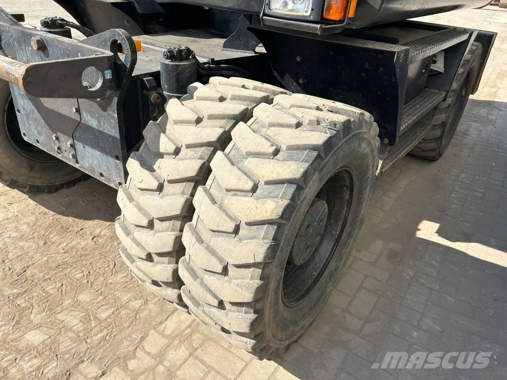 Hitachi ZX 140 W-5B 轮式挖掘机