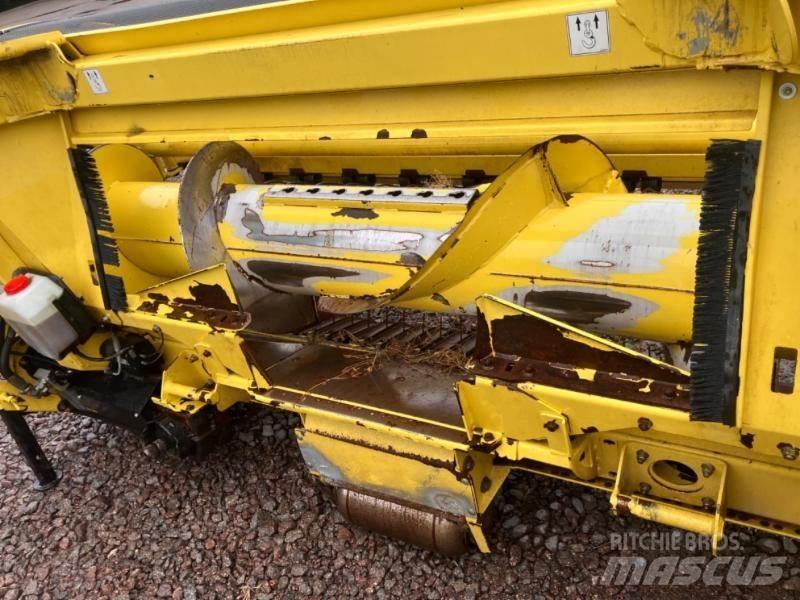 John Deere 8400 自走式青贮饲料收割机