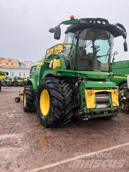John Deere 8400 自走式青贮饲料收割机