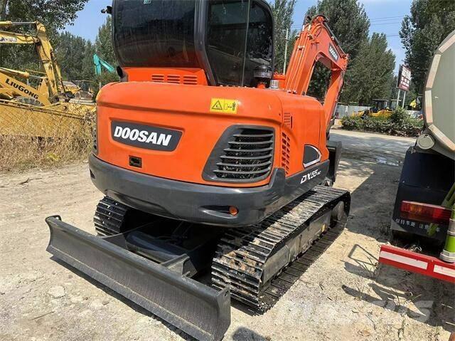 Doosan DX55 小型挖掘机
