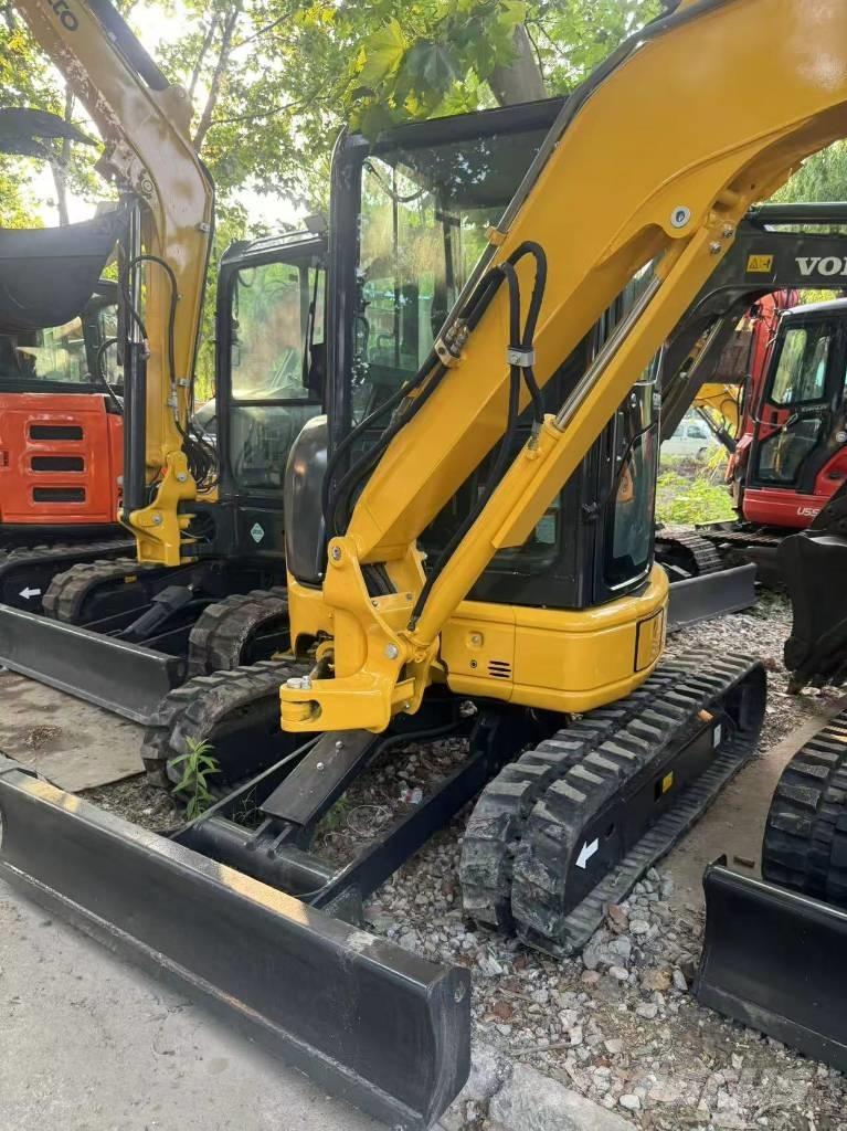 Komatsu PC 35 MR-3 小型挖掘机