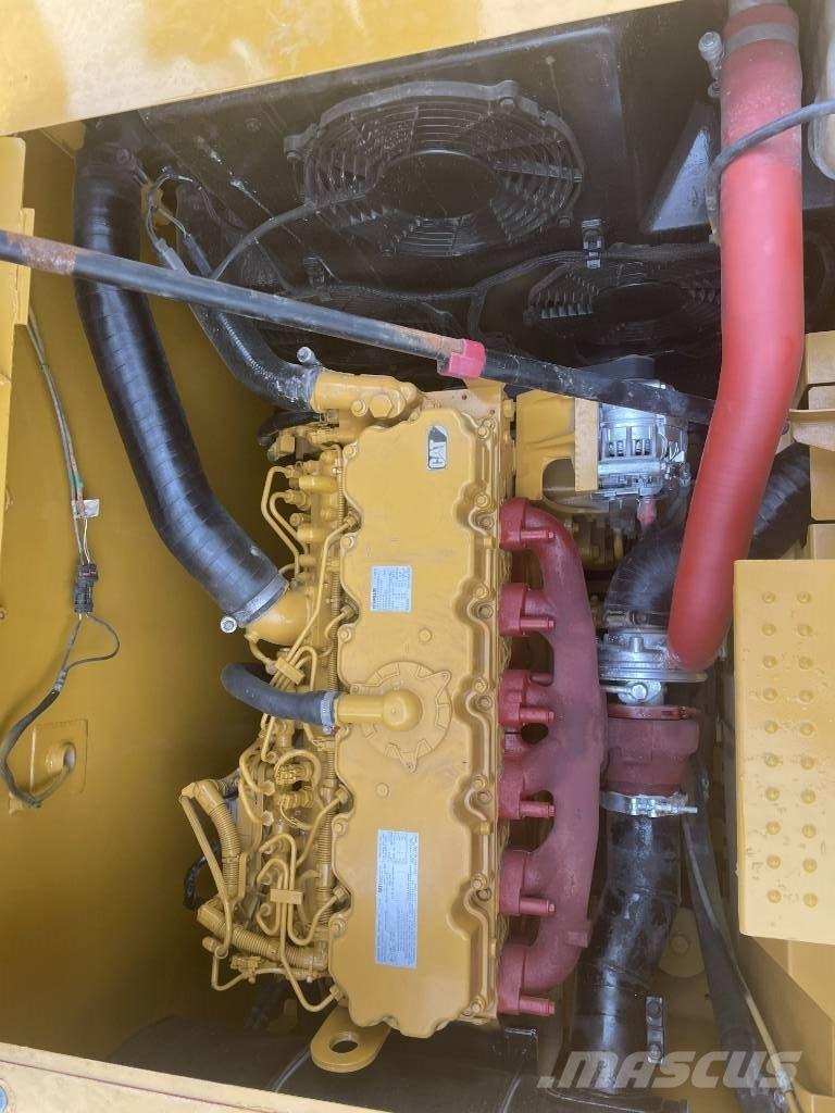 CAT CAT323 中型挖掘机