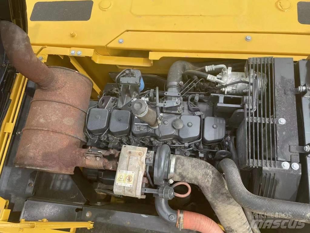 Komatsu pc220-7 履带挖掘机