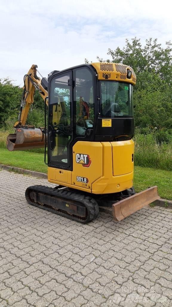 CAT 301.8 小型挖掘机