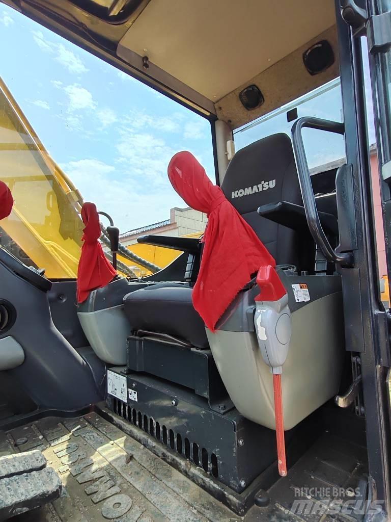 Komatsu PC 70 小型挖掘机