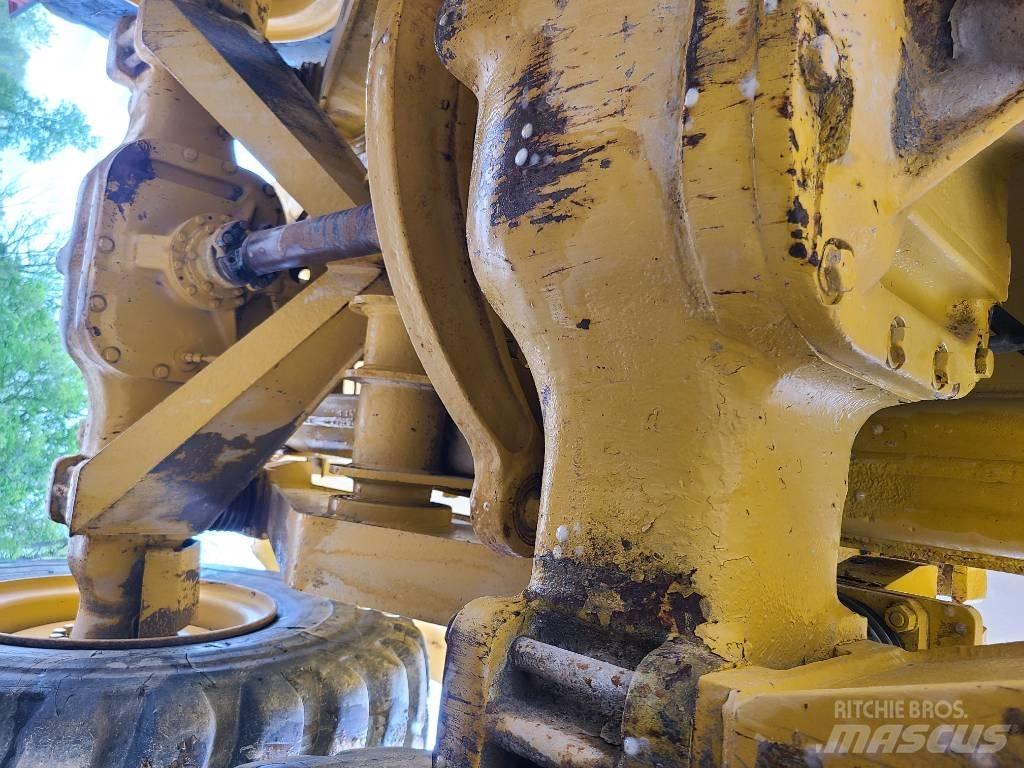 CAT 725 铰接式自卸车