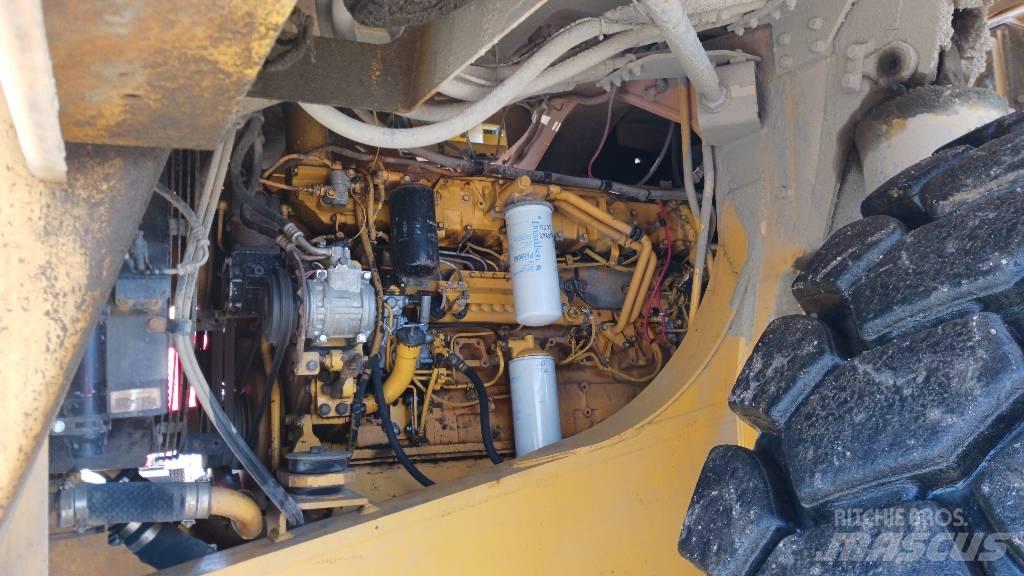 Komatsu 405 刚性自卸车