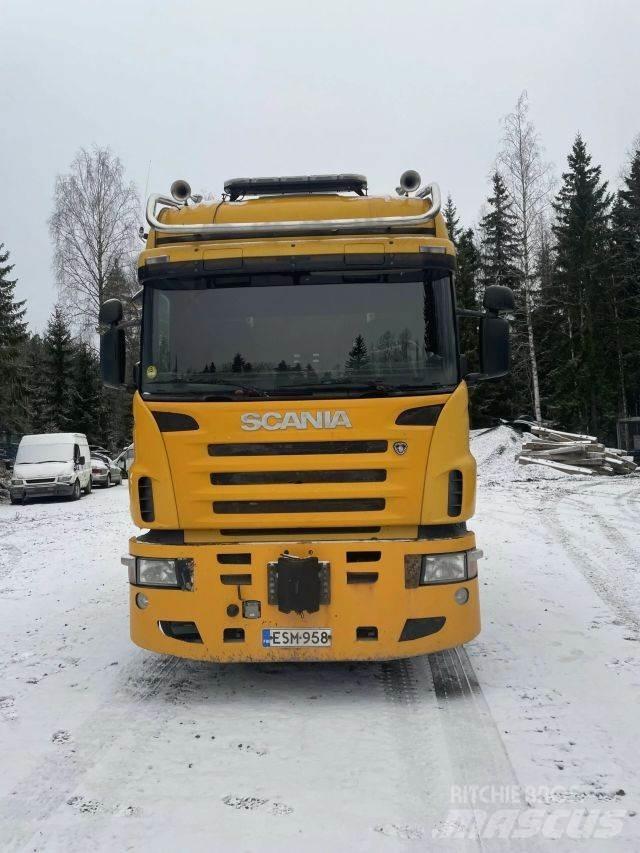 Scania R580 8x4/4 牵引车