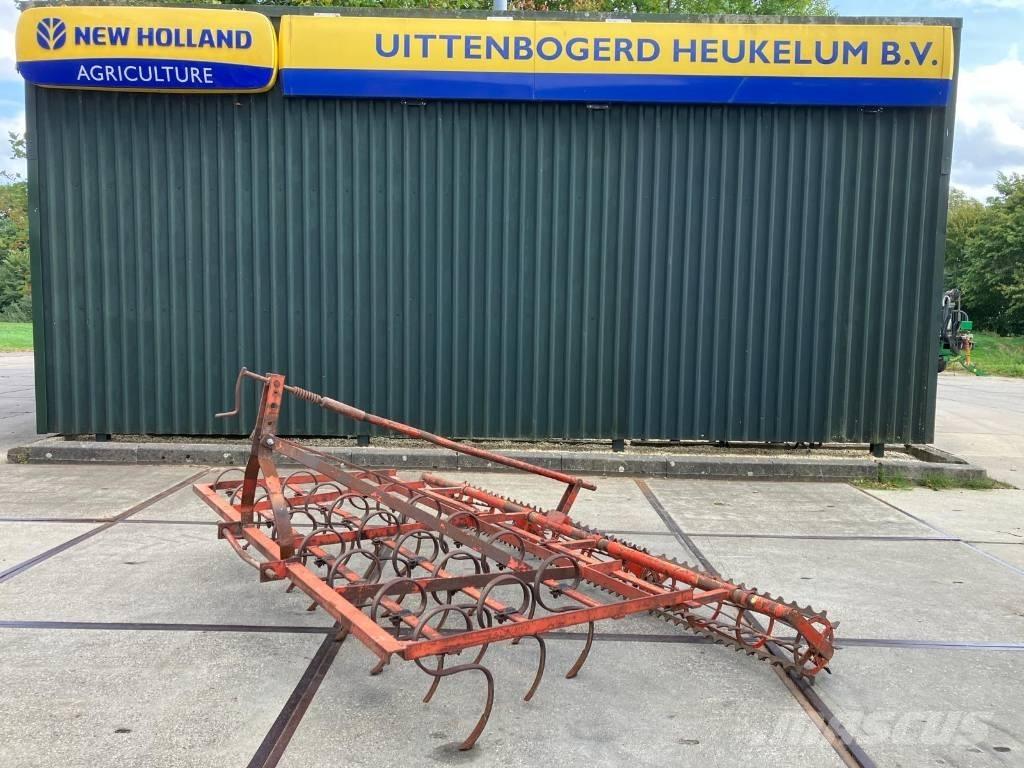 Kongskilde triltand 手扶中耕机