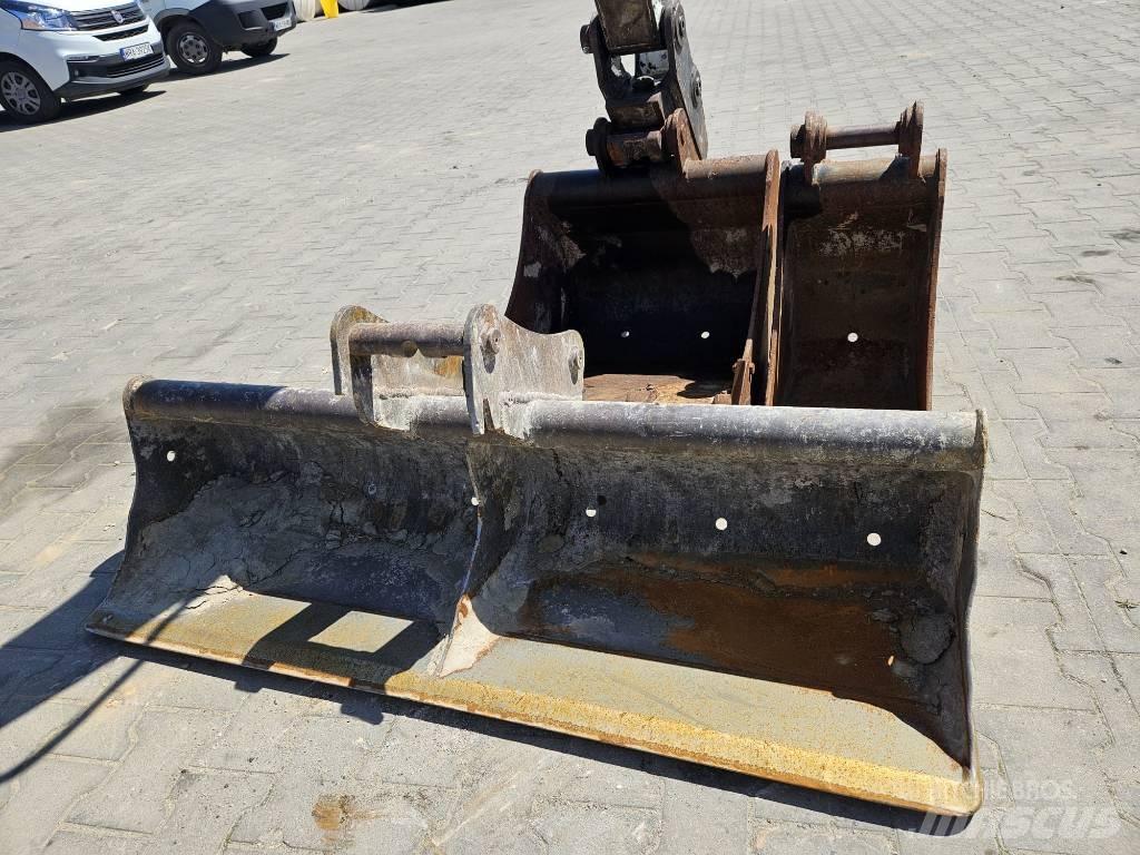 Takeuchi TB 235 小型挖掘机