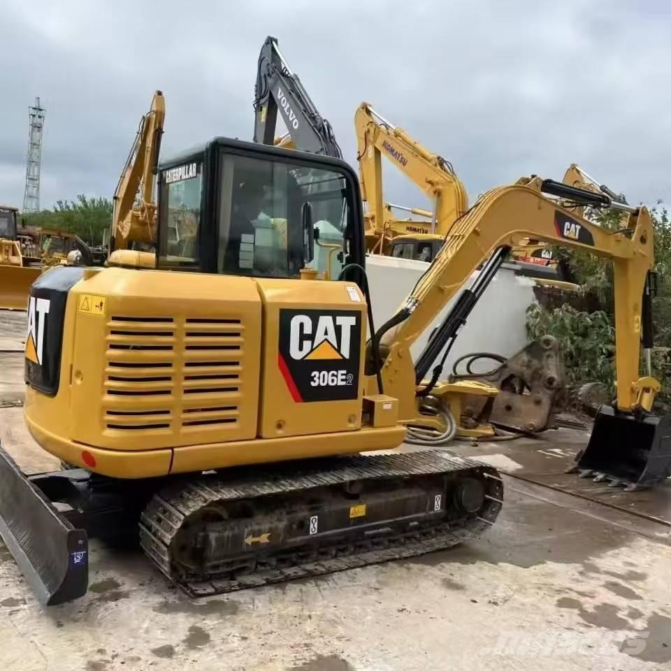 CAT 306 E2 小型挖掘机