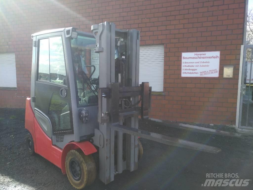 Jungheinrich TFG 320 天然气叉车
