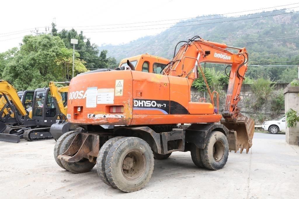 Doosan DH 150 W-7 轮式挖掘机