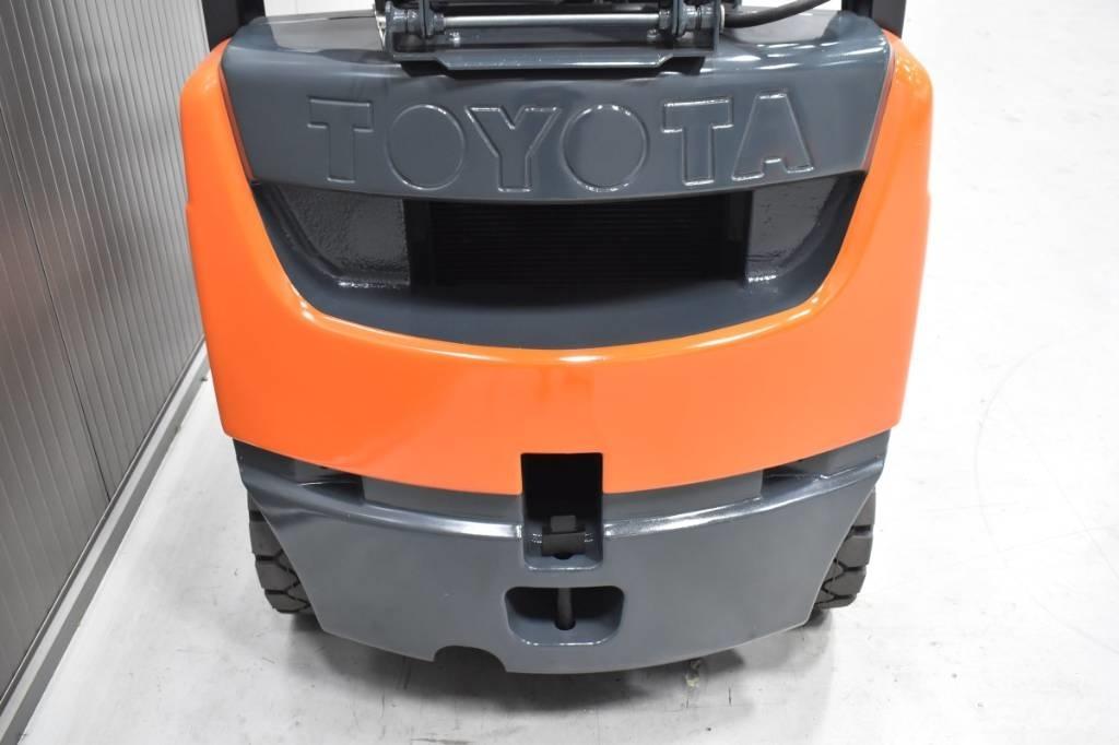 Toyota 02-8FGF18 天然气叉车